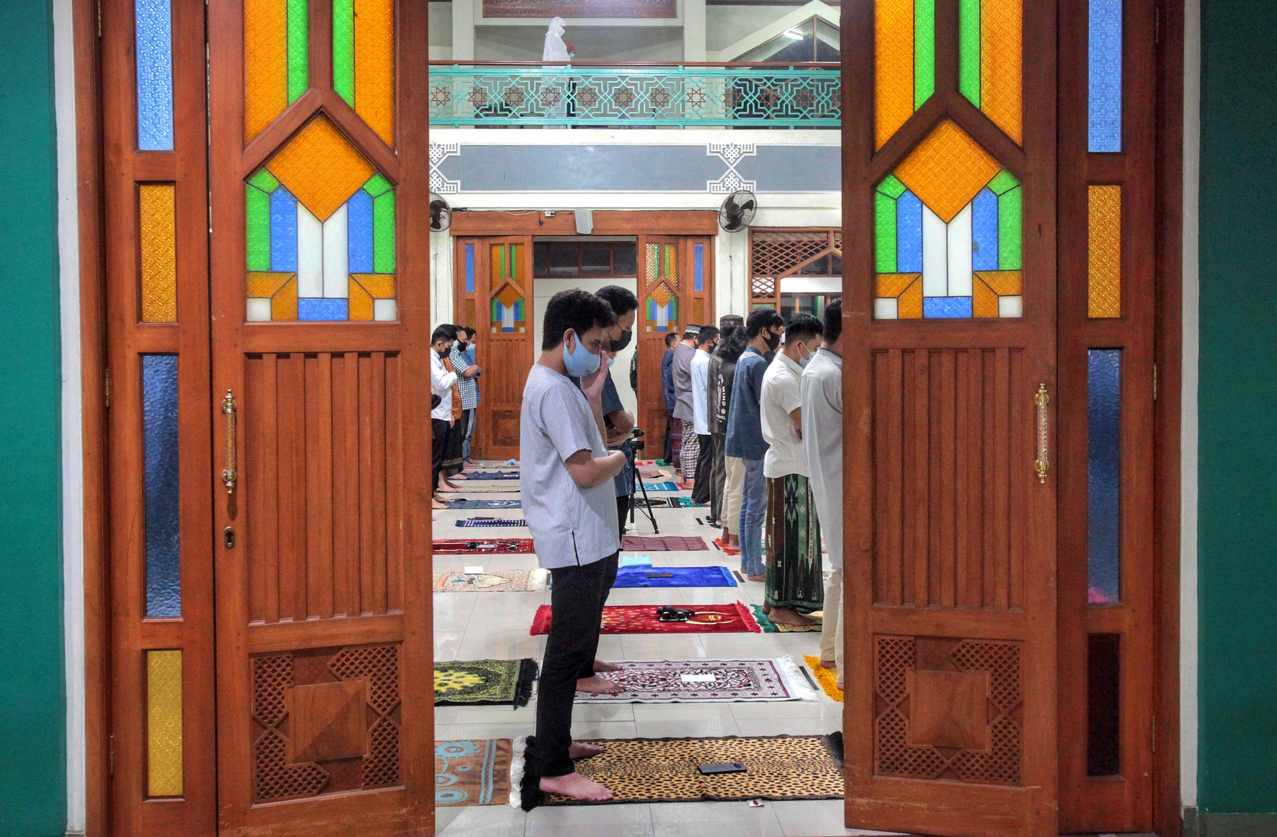 Ramadhan Tiba, Ini Tata Cara Sholat Taraweh dan Witir Berjamaah, Sendiri Maupun Sebagai Imam