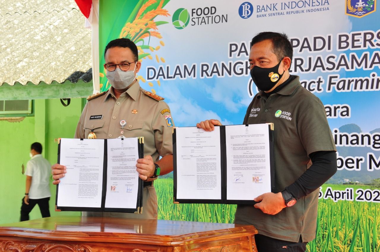Penandatanganan kerjasama ketersediaan pasokan beras dari Cilacap ke DKI Jakarta