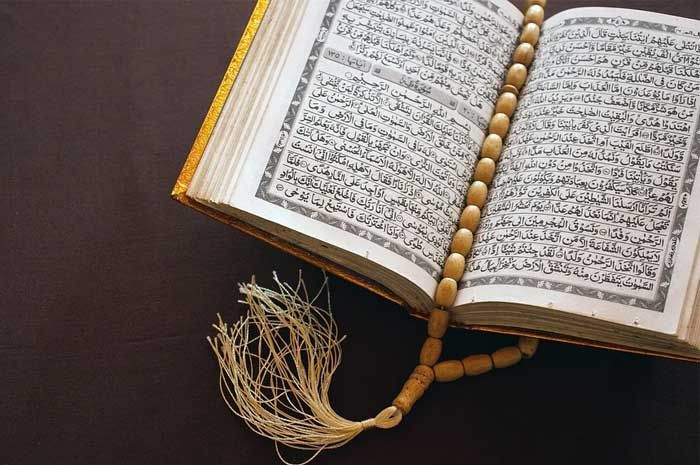 Tak Disangka, Membaca Surat Al Ikhlas dalam Sholat Subuh Ternyata Tidak