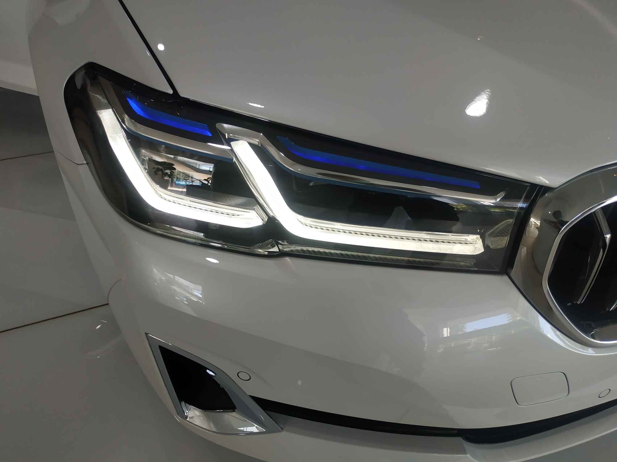 Lampu BMW Laser