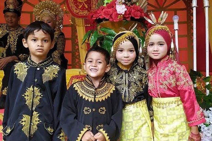Pakaian Adat Dara Baro Aceh dari Zaman Dulu hingga Sekarang - Jurnal Aceh