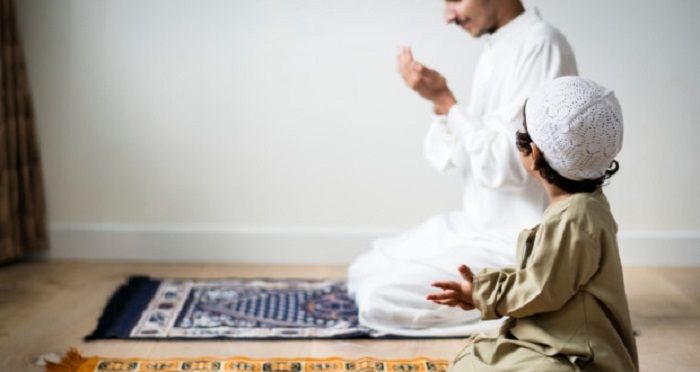 child-praying//islam21c.com