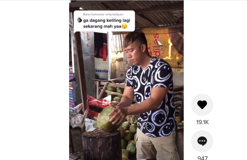 vokalis band Repvblik, Ruri Herdian Wantogia viral di sosial media jadi penjual es kelapa