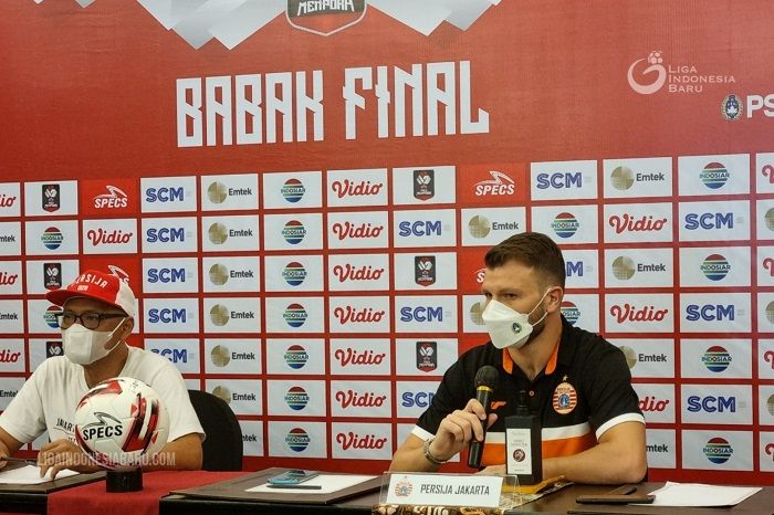 Sudirman (kiri) dan Marco Motta (kanan) saat konferensi pers. 