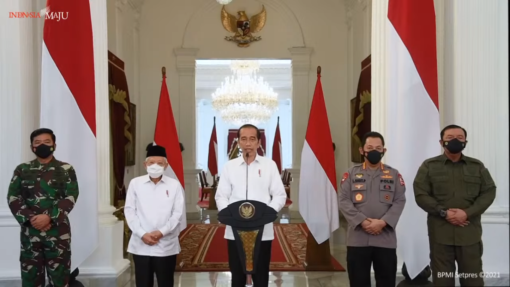 Jokowi naikkna pangkat para prajurit yang gugur bersamaan karamnya Nanggala 402