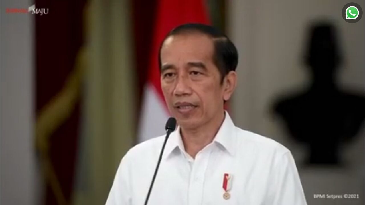 Presiden Joko Widodo saat memberikan keterangan pers  terkait gugurnya prajurit KRI Nanggala 402
