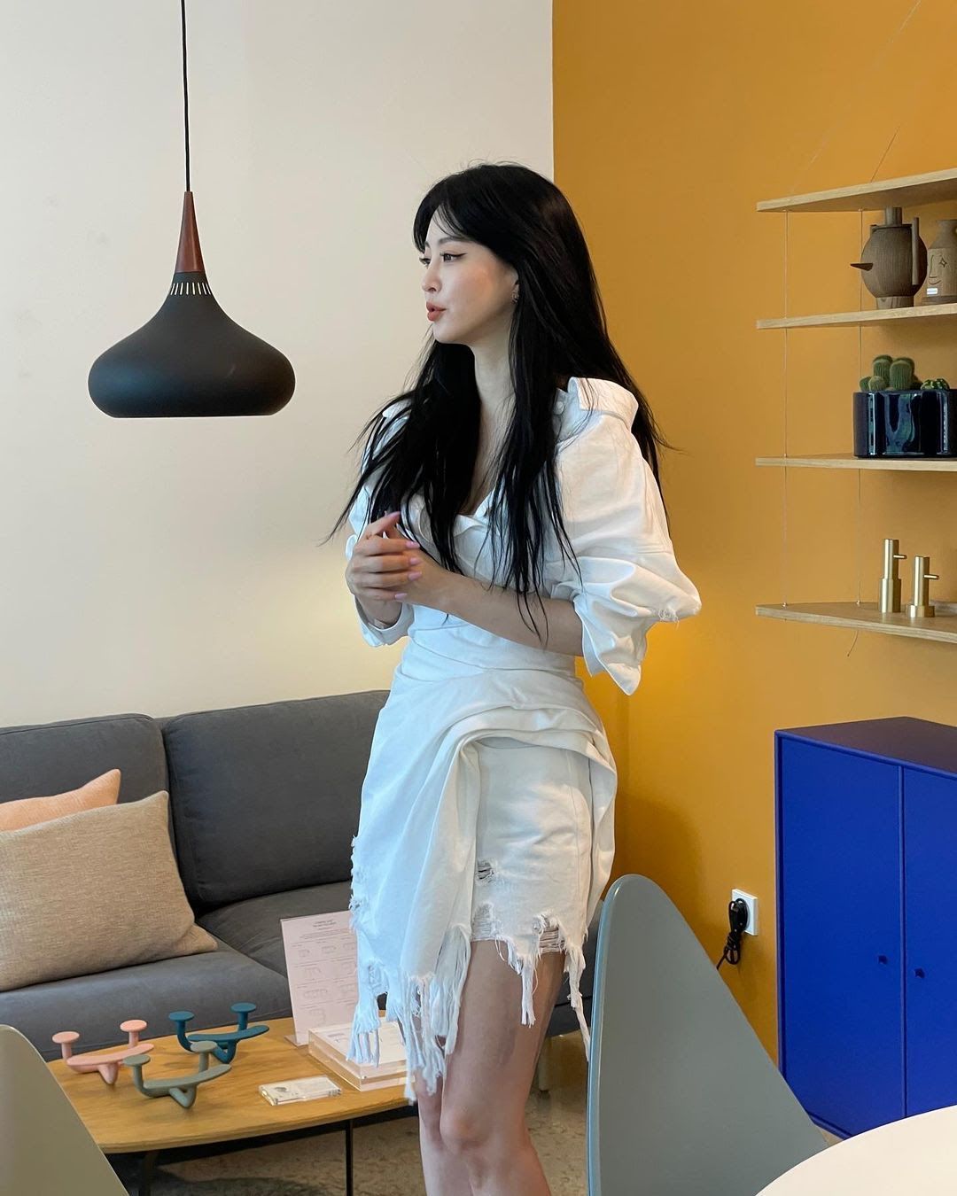 Aktris Han Ye Seul Menanggapi Netizen Yang Mengomentari Pakaiannya Di Instagram
