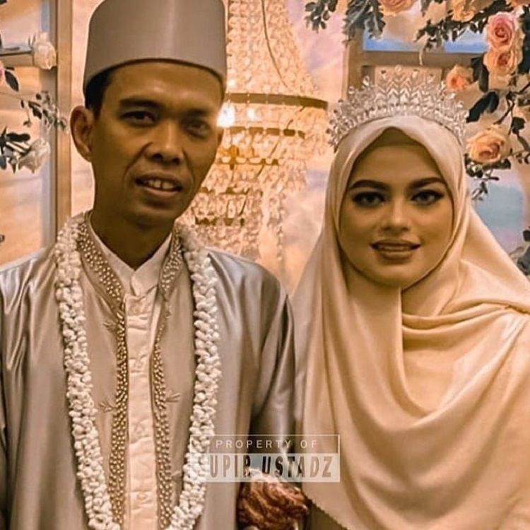 UAS menikah dengan perempuan asal Jombang Fatimah Az Zahrah