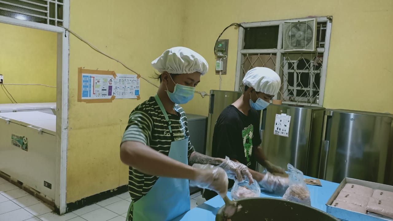Proses produksi IWAK