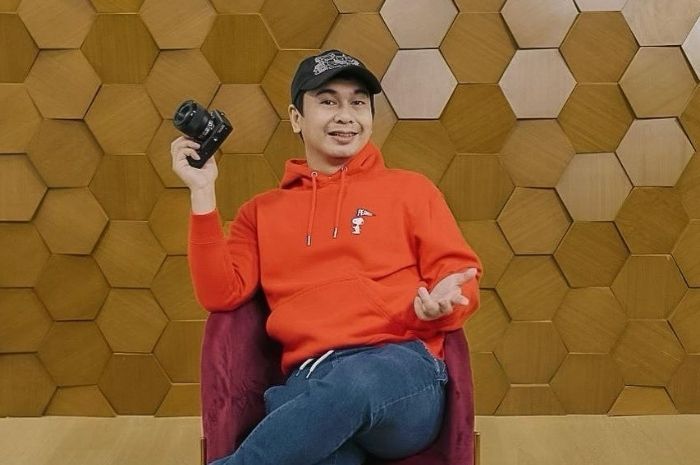 Komentari Berita Viral Raditya Dika Bekerjalah Dengan Cerdas Sampai Tetangga Mengira Memelihara Babi Ngepet Pikiran Rakyat Tasikmalaya