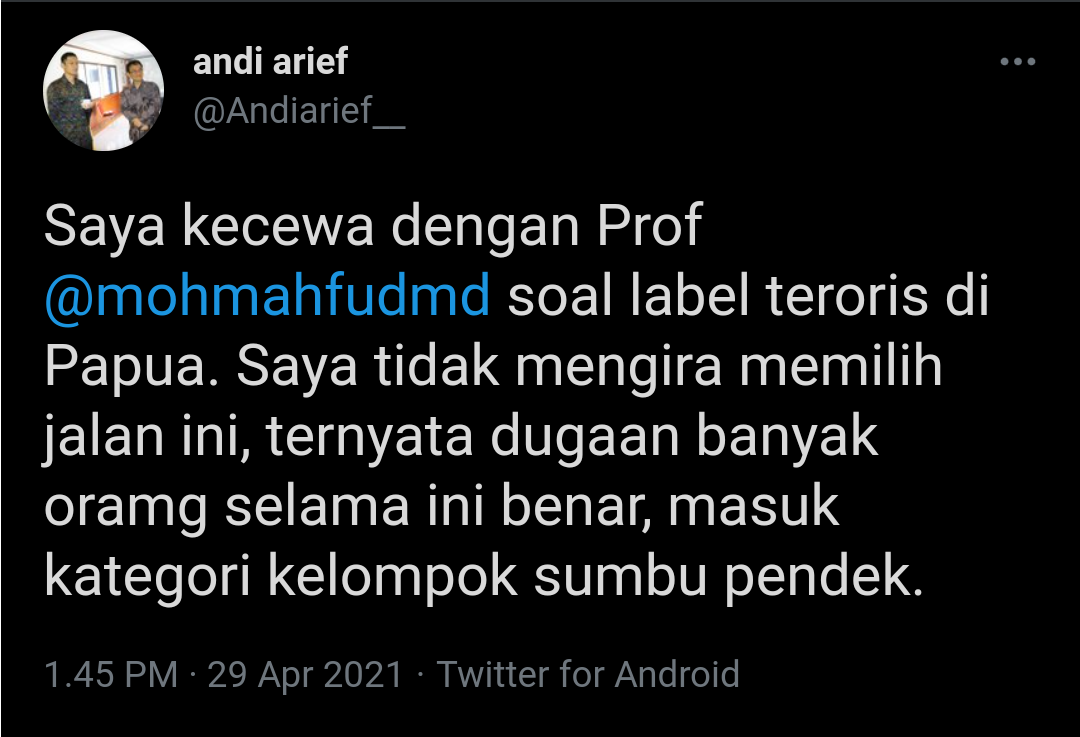 Tangkapan layar cuitan Andi Arief terkait pernyataan Mahfud MD soal KKB di Papua.