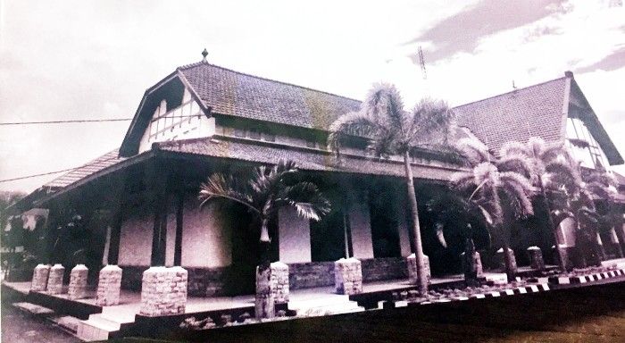 Eks Gedung Normal School atau sekolah khusus guru di Banten yang kini menjadi Markas Korem 064/Maulana Yusuf Serang.