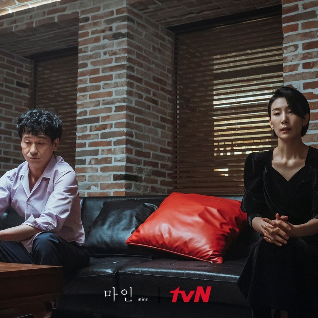 Hubungan Jung Seo Hyun dan suami tidaklah harmonis.