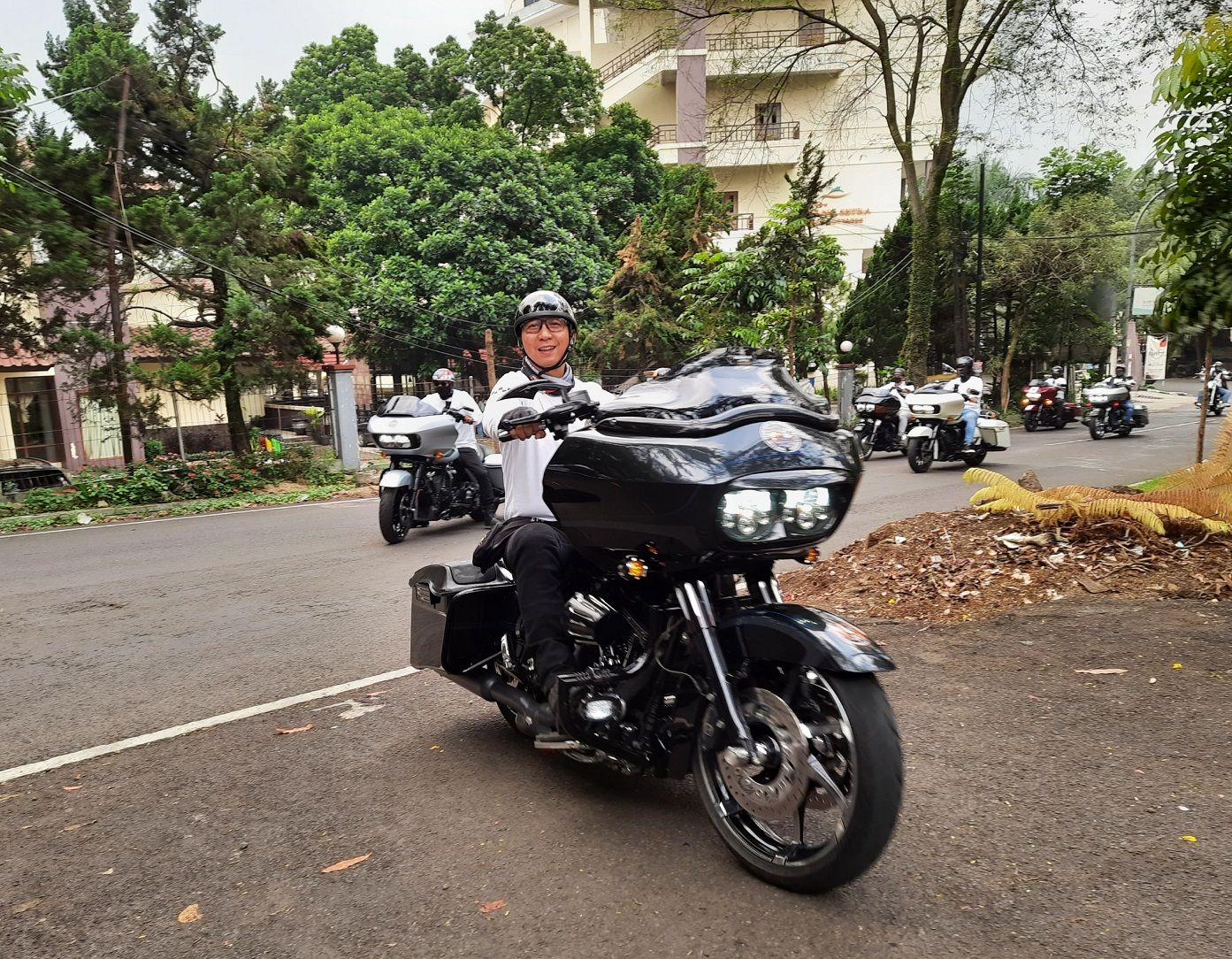 RGOG bukanlah klub motor, namun ini suatu wadah atau forum silaturahmi bagi para pengguna Harley-Davidson Tipe Road Glide, yang jumlah total anggotanya di seluruh Indonesia tercatat 1.003 personel.