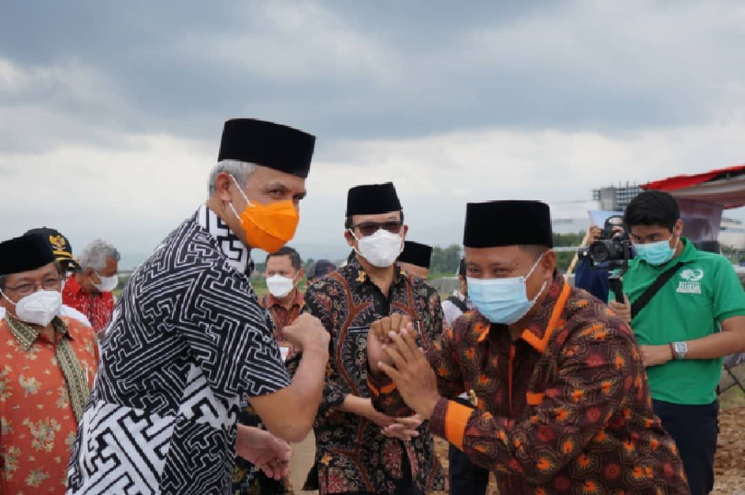 Keren! Sibuk Jadi Gubernur, Ridwan Kamil Sempatkan Desain Masjid Agung di Jawa Tengah