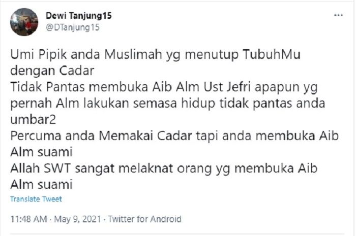 Dewi Tanjung menyindir penampilan Umi Pipik usai ungkap ustaz Jefri Al Buchori pernah berpoligami.