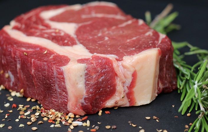 Ilustrasi daging kambing, Simak 4 Tips Masak Daging Kambing Tanpa Bau Prengus, Cuma Butuh Bahan Sederhana Garam hingga Susu
