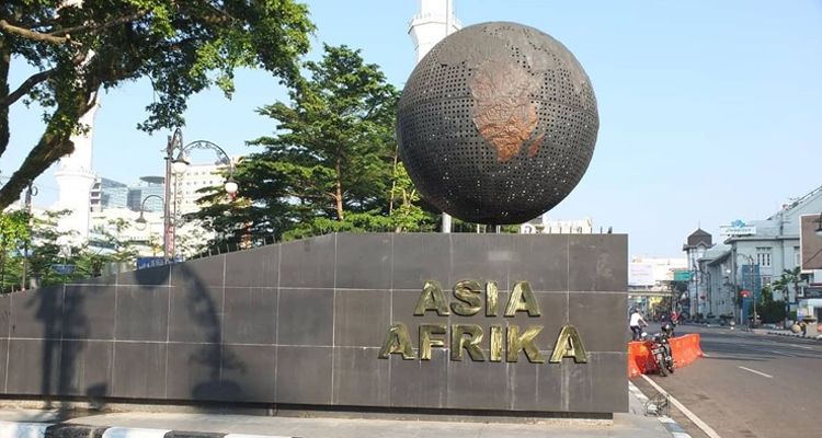 Tugu Asia Afrika di dekat Alun-alun Bandung, telah dipugar, Rabu 12 Mei 2021