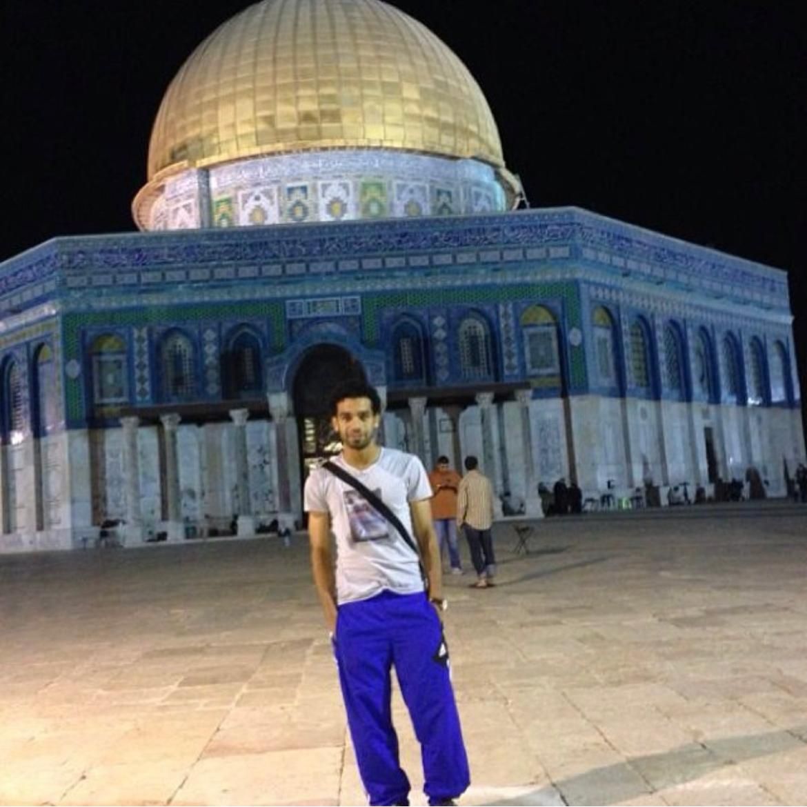 Foto Mohamed Salah dengan latar belakang MAsjid Al Aqsa