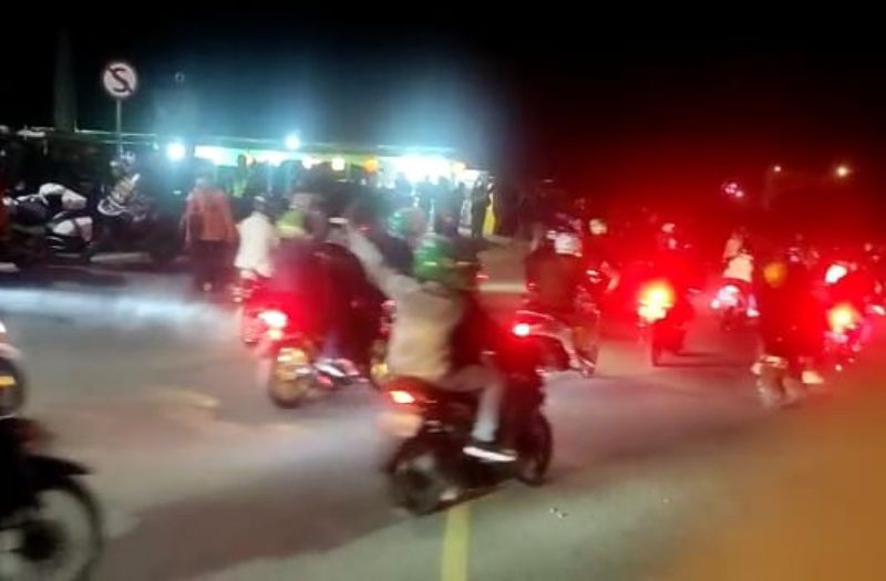 Ribuan Pemudik Bersepeda Motor Jebol Penjagaan Pos Penyekatan di Ciloto, Cipanas, Cianjur