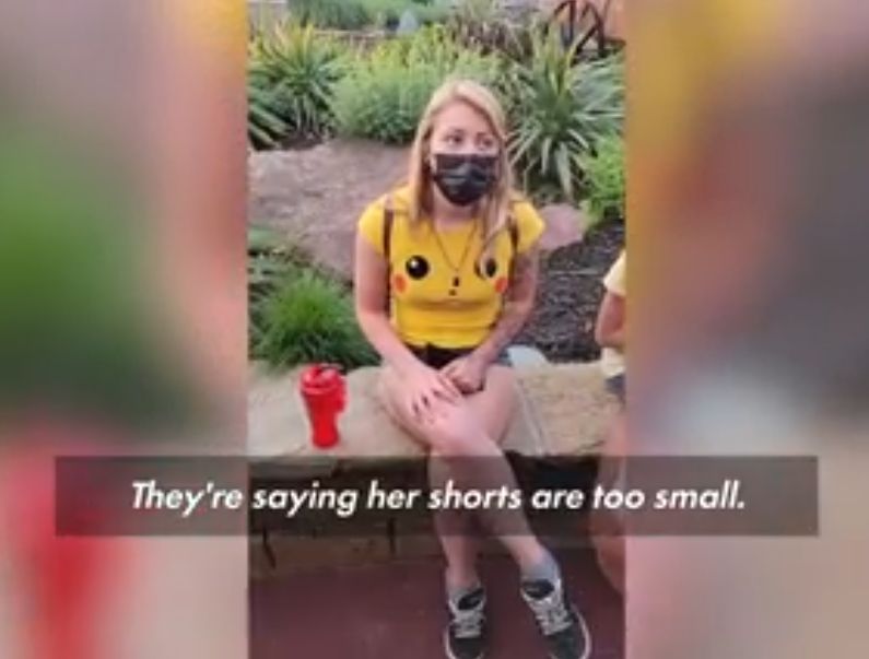 Gara-gara pakai celana terlalu pendek, seorang ibu di Amerika Serikat hampir ditangkap polisi