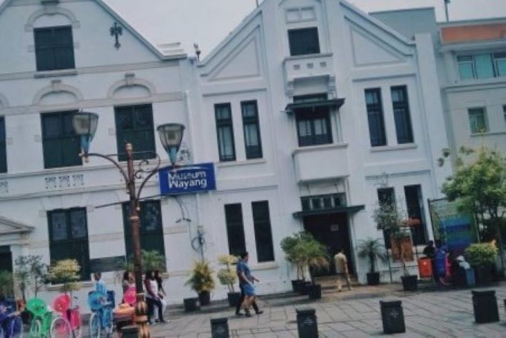 Museum Wayang Indonesia semula merupakan gereja Belanda yang kemudian difungsikan menjadi museum karena lokasinya berada di dalam kawasan Kota Tua Jakarta.