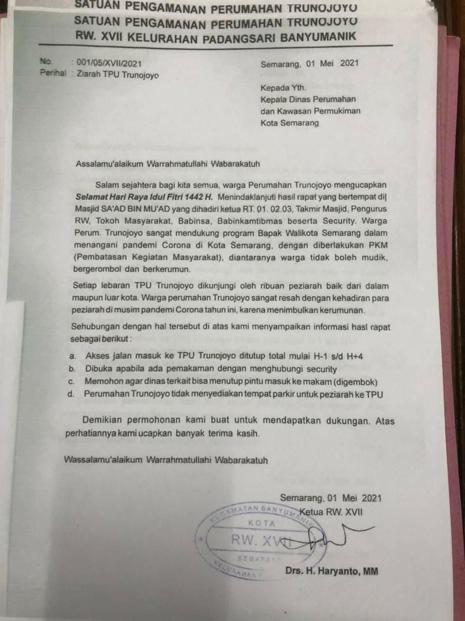Surat penutupan akses ke TPU Trunojoyo yang dibuat pengurus RW 17 Padangsari.