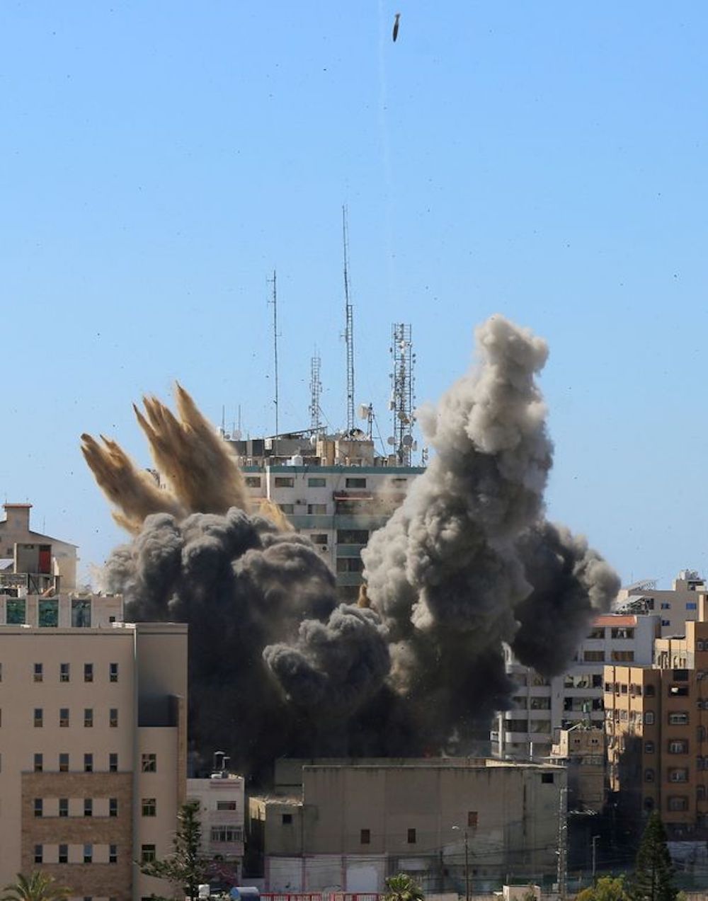 Menara gedung kantor berita asing di Gaza, Palestina jadi sasaran kebiadaban Israel