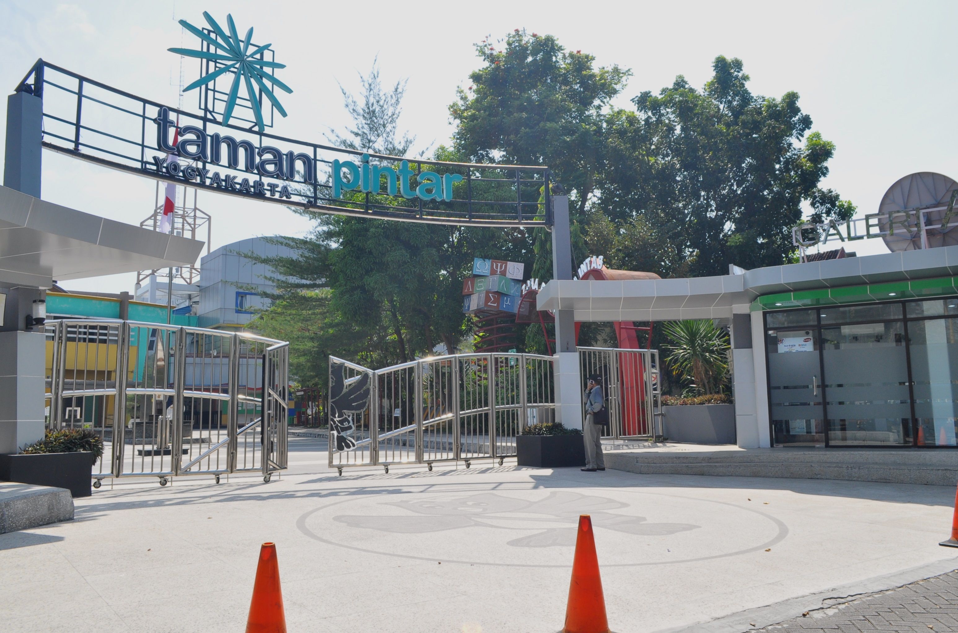 Komplek Shoping Center, Bioskop Yogya Theater dan Senopati Theater kini menjadi destinasi wisata Taman Pintar Kota Yogyakarta.