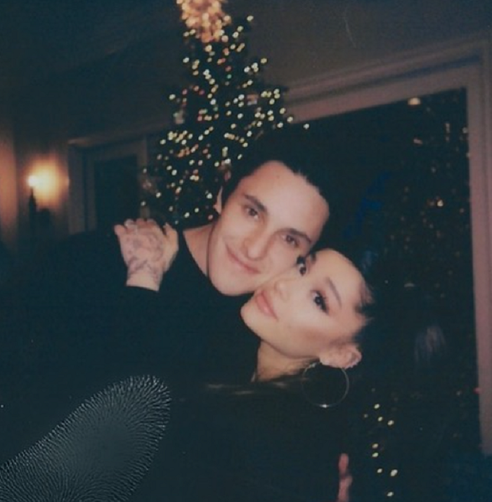 Ariana Grande Natal bersama dengan Dalton Gomez