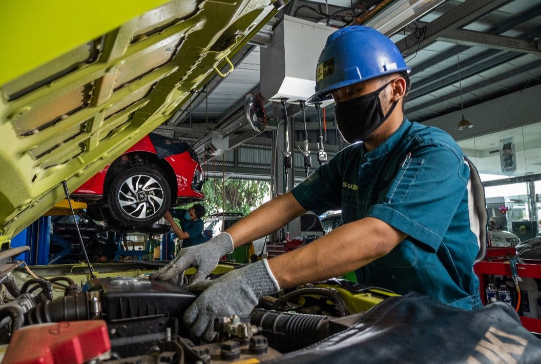 Perawatan mobil sederhana yang bisa dilakukan sendiri saat masa liburan