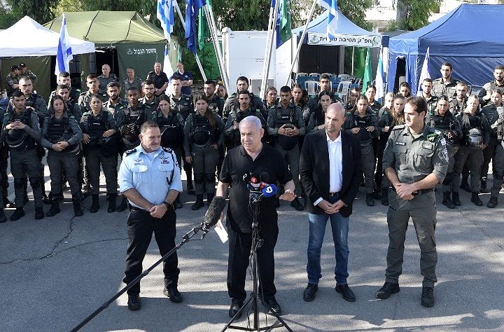 Perdana Menteri Israel, Benjamin Netanyahu saat memberi arahan kepada para pasukan IDF.
