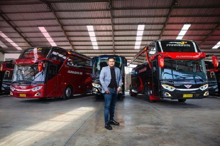 Gilang Widya Pramana memiliki bisnis bus mewah Juragan99