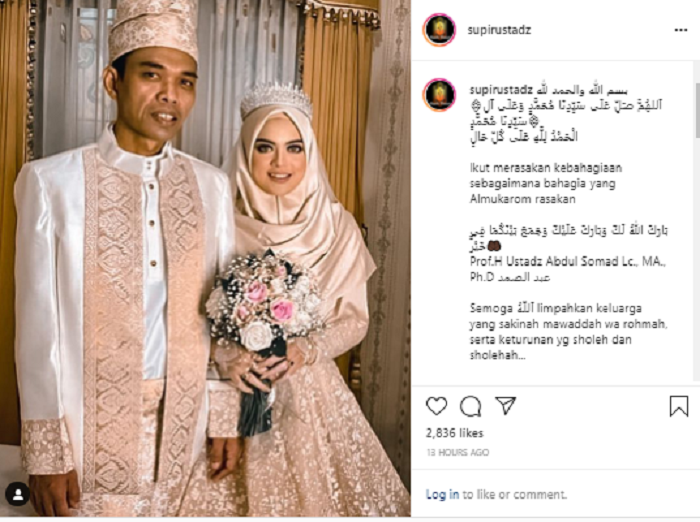 Begini potret Ustaz Abdul Somad (UAS) dan sang istri, Fatimah Az Zahra saat menggelar resepsi pernikahan pada Kamis, 20 Mei 2021.*