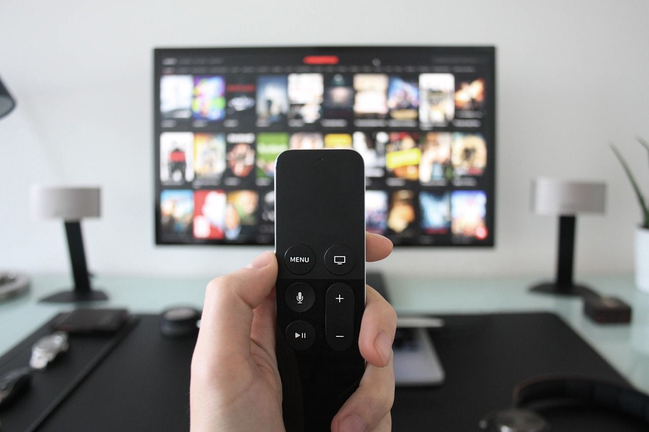 Tidak Punya Televisi di Rumah? Ini Rekomendasi TV Online Gratis Buat Kamu -  Malang Terkini