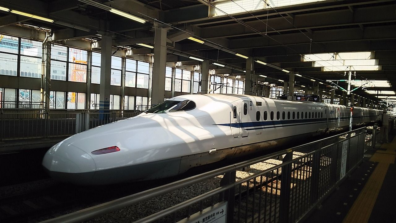 Ilustrasi kereta cepat, Shinkansen.