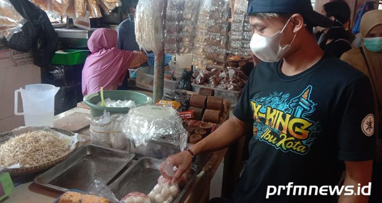 Tak Ada Pasokan Tahu Dan Tempe Pedagang Dan Pembeli Di Pasar Atas