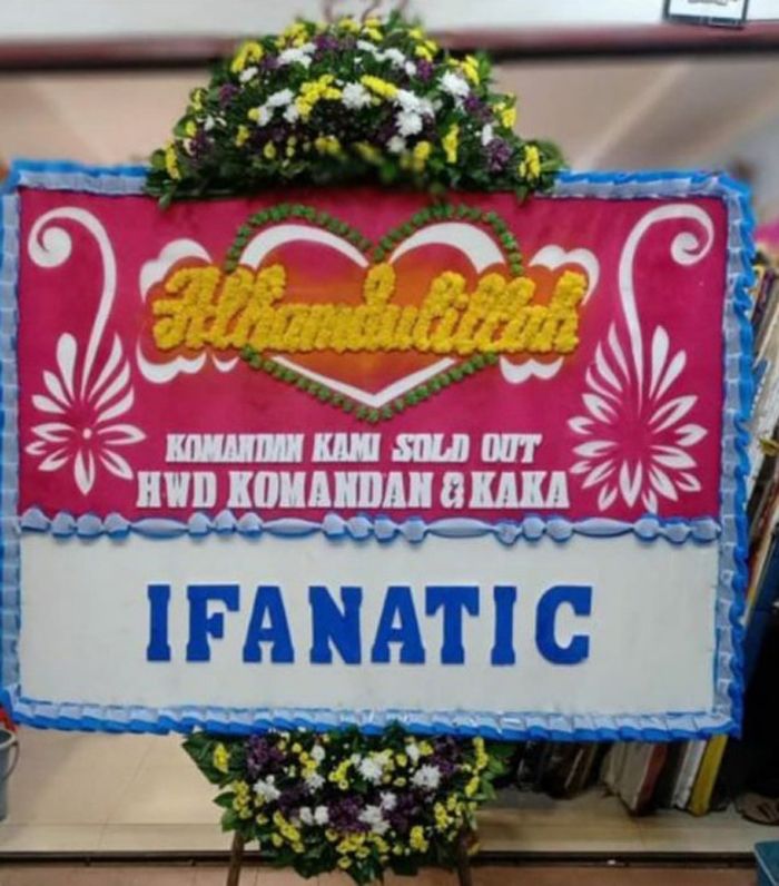 Karangan Bunga Ifanatic untuk Pernikahan Ifan Seventeen dan Citra Monica