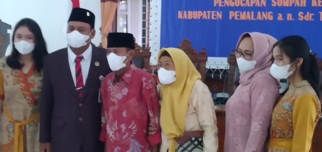 Ketua DPRD Pemalang, Tatang Kirana besera keluarga besarnya