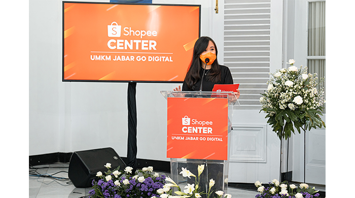 Direktur Eksekutif Shopee Indonesia, Christin Djuarto dalam acara penandantanganan kerjasama dengan Pemprov Jabar dalam membangun Shopee Center menuju UMKM Jabar Go Digital