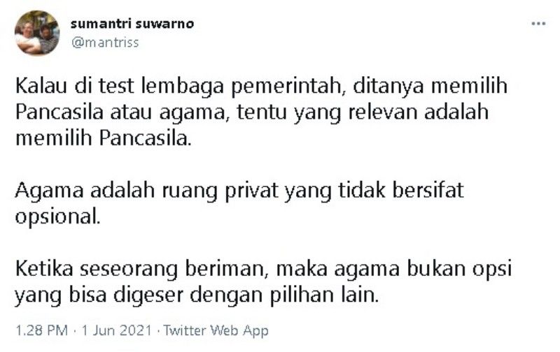 Politikus PDIP Sumantri Suwarno mengatakan akan lebih memilih pancasila jika ditanya lebih pilih al-Quran atau Pancasila. 
