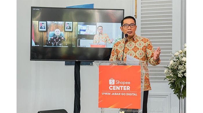 Demi Mempercepat UMKM Jabar Go Digital, Ridwan Kamil Gandeng Shopee dalam Membuka Shopee Center .