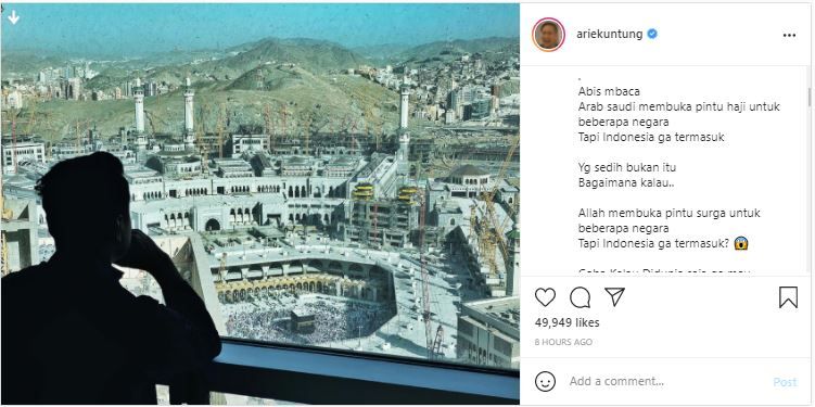 Postingan Instagram Arie Untung soal Ibadah Haji 2021 yang batal.