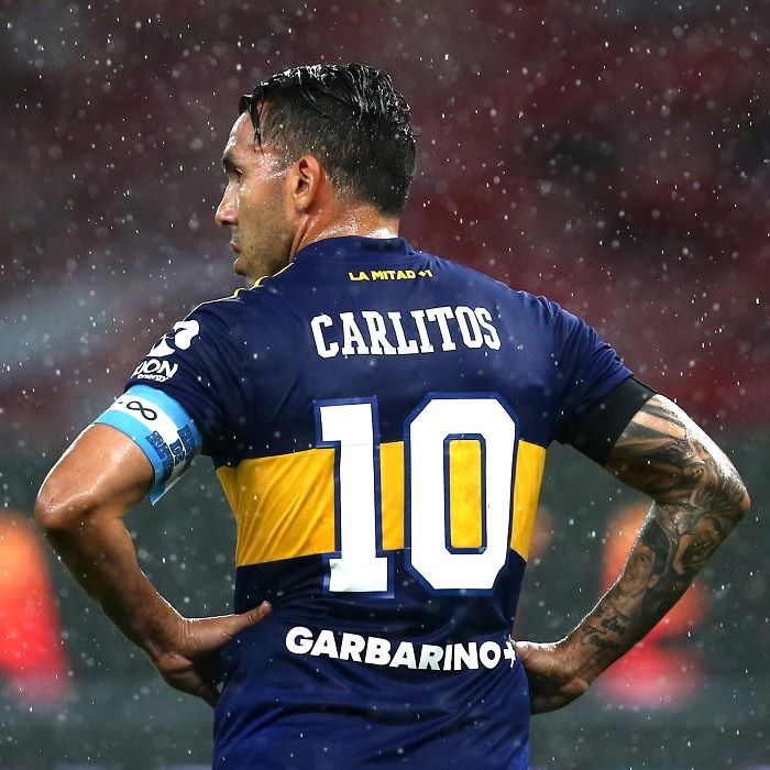 Bintang sepak bola Argentina, Carlos Tevez mengumumkan untuk mengakhiri kariernya di klub masa kecilnya Boca Juniors pada hari Jumat lalu.