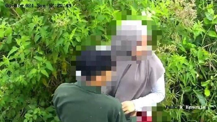 Vidio Viral Botol Banglades : Dhaka Police Say Viral Molestation Video from Kerala ...