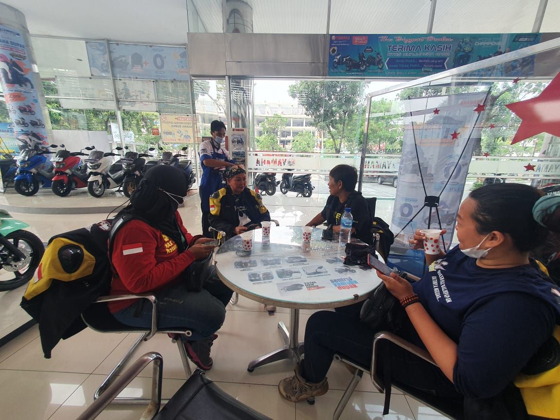 Suasana akrab menyeleimuti dalam silaturahmi Queenmax Balikpapan dengan Yamaha Jatim