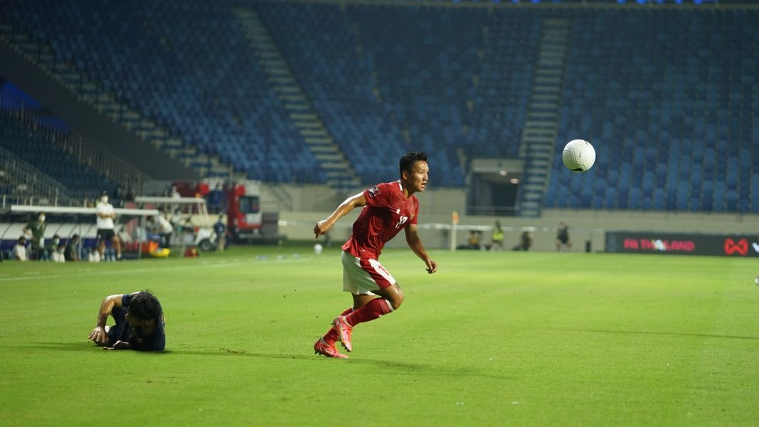 Syahrian Abimanyu pemberi assist gol pertama Indonesia ke gawang Thailand. Malam ini lanjutan kualifikasi Piala Dunia 2022, Indonesia vs Vietnam disiarkan live di SCTV dan link live streaming Mola TV, Vidio