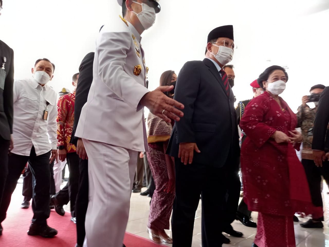 Prabowo mendampingi Megawati saat menghadiri pengukuhan Profesor Kehormatan Megawati di Unhan, Jumat 11 Juni  2021