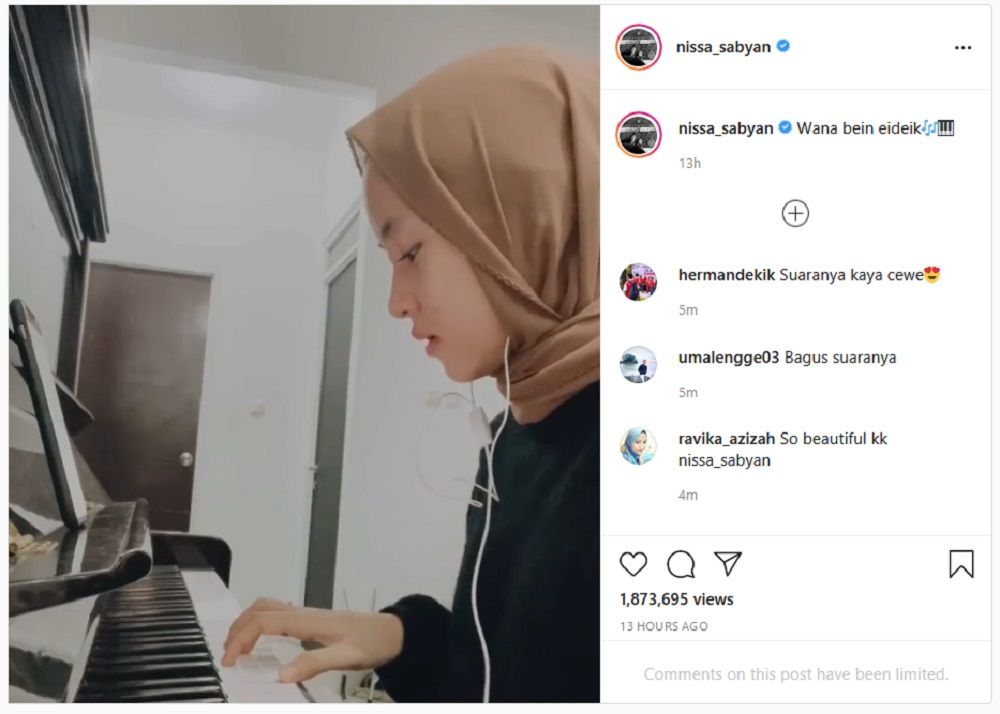 Nissa Sabyan Update Video Main Piano Sambil Shalawat, Netizen Malah Tanya Usia Kandungan