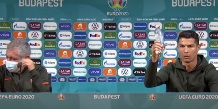 Kelakuan Ronaldo Pada Konferensi Pers Laga Portugal Vs ...